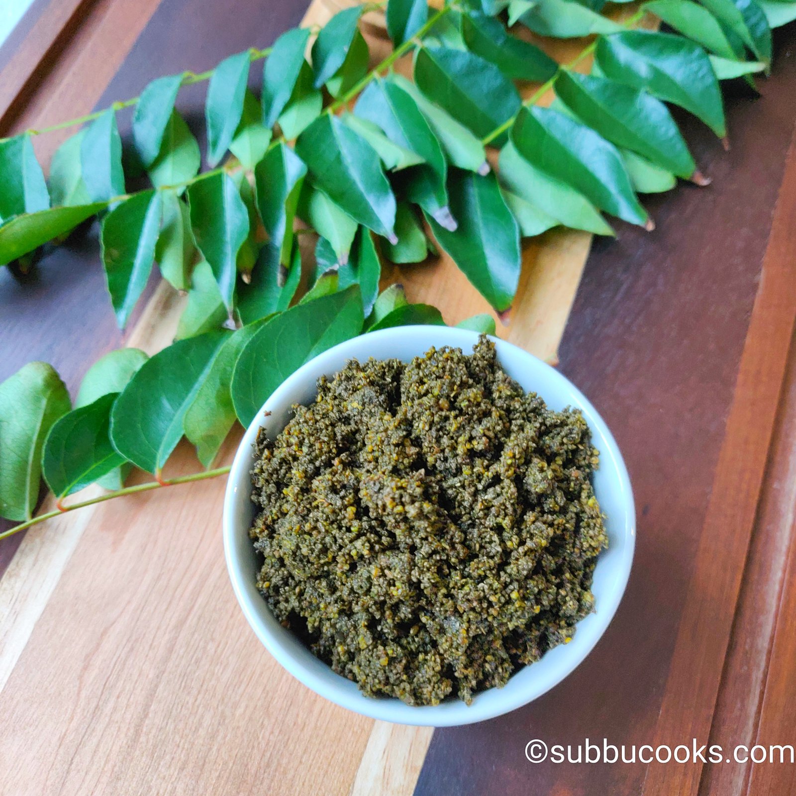 Curry leaves powder recipe | karuveppilai podi | karivepaku podi